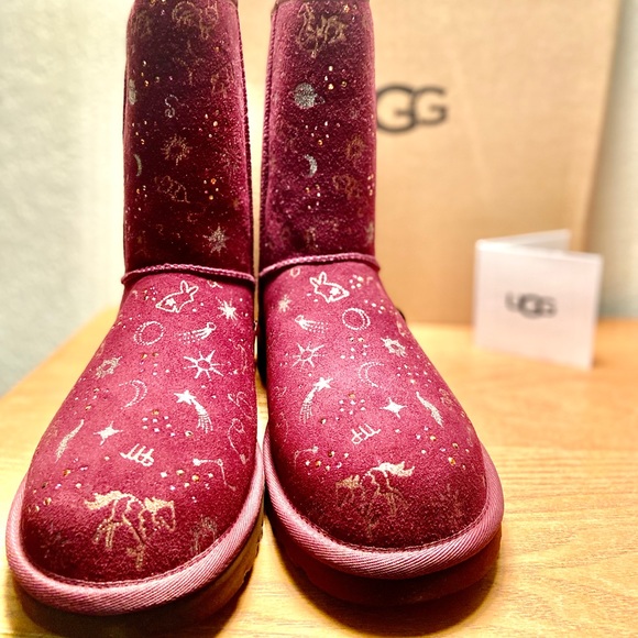 NIB-Ugg Grape Zodiac Short Suede Sheepskin Boots - Picture 11 of 16